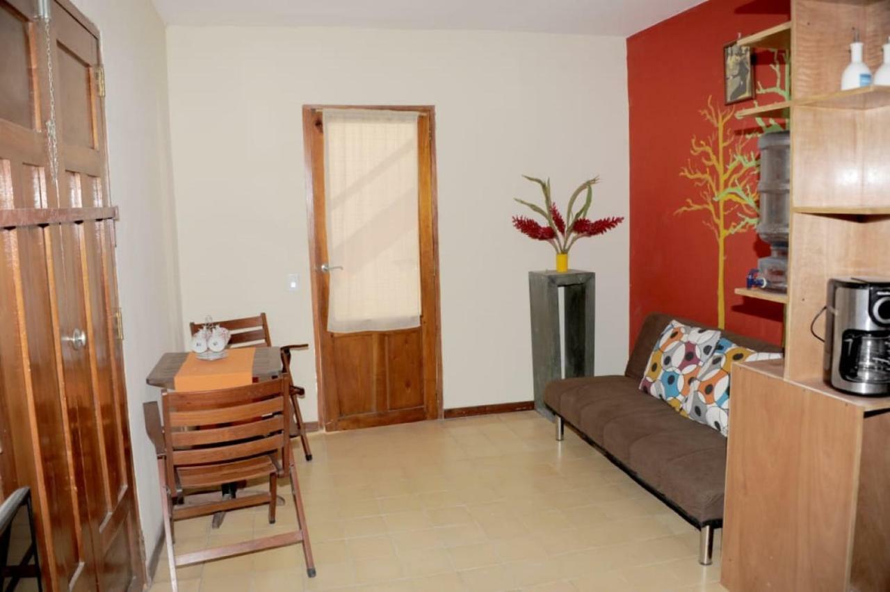 Apartamentos Casa Amarilla Granada Εξωτερικό φωτογραφία